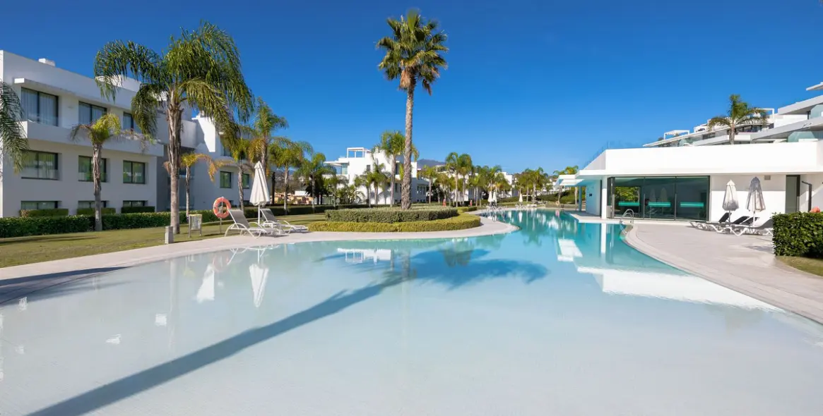 Продажа апартаментов на среднем этаже в Estepona 18