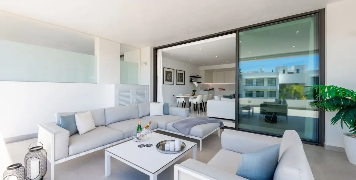 Sale of middle floor apartment in Estepona 8
