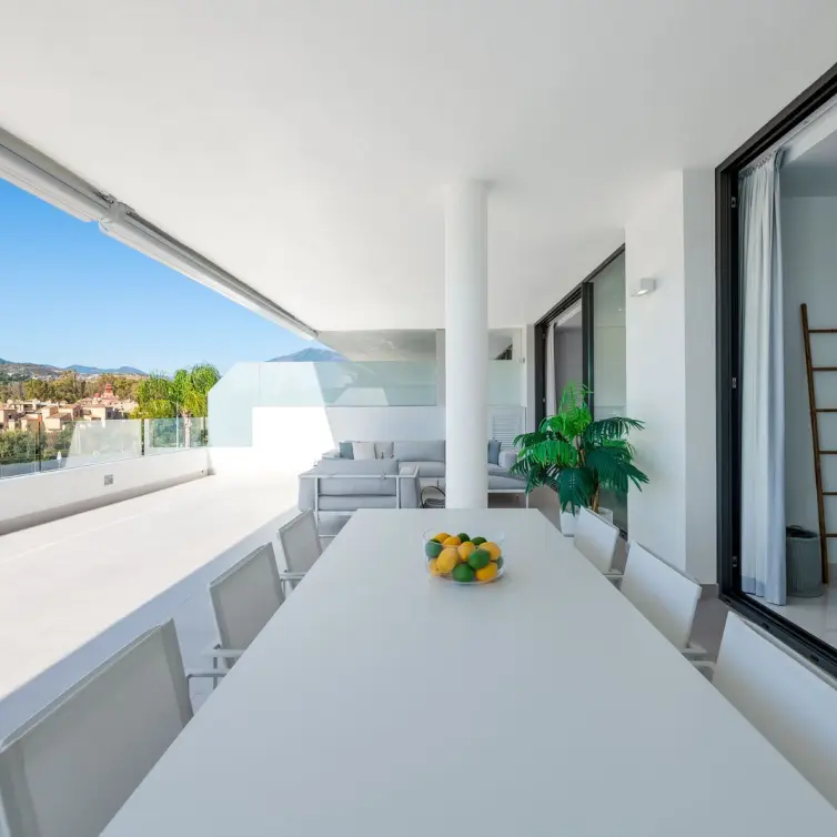 Продажа апартаментов на среднем этаже в Estepona