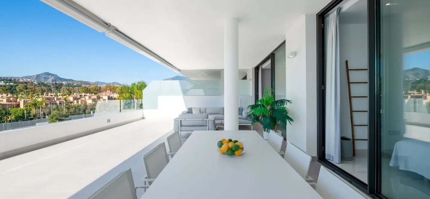 Продажа апартаментов на среднем этаже в Estepona 1