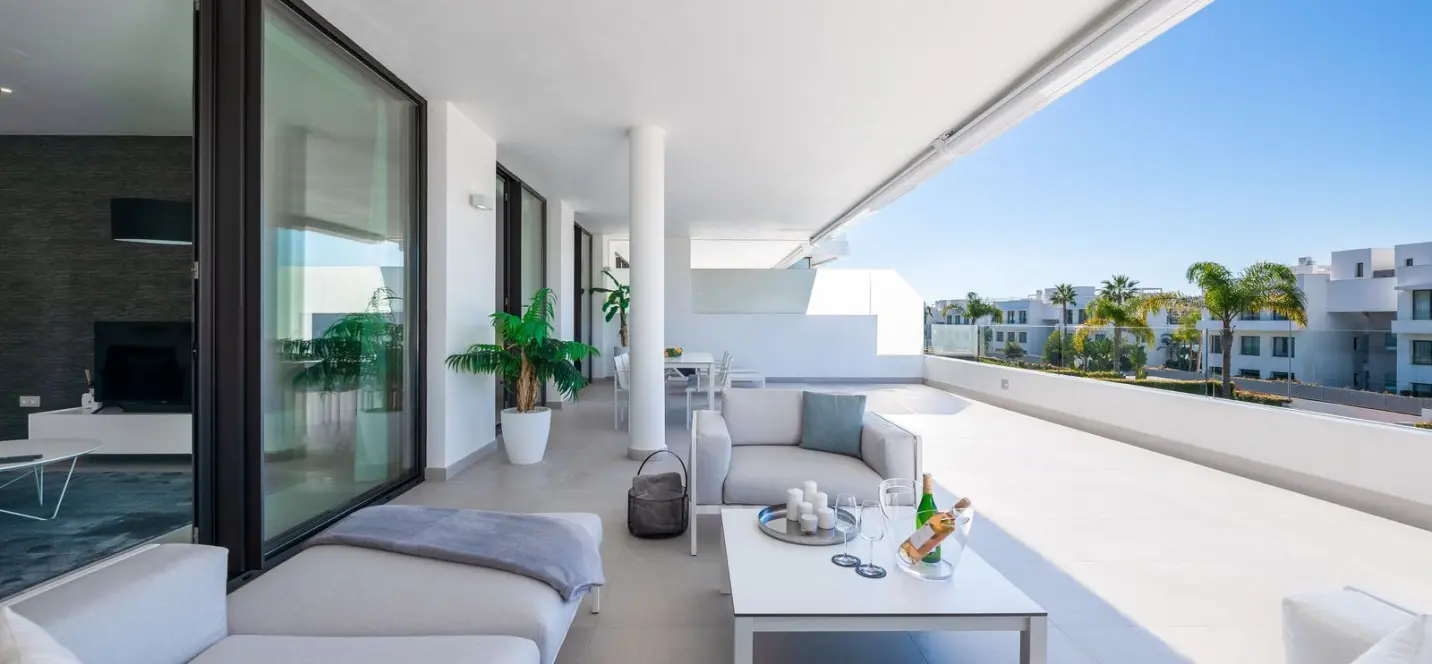 Продажа апартаментов на среднем этаже в Estepona 4