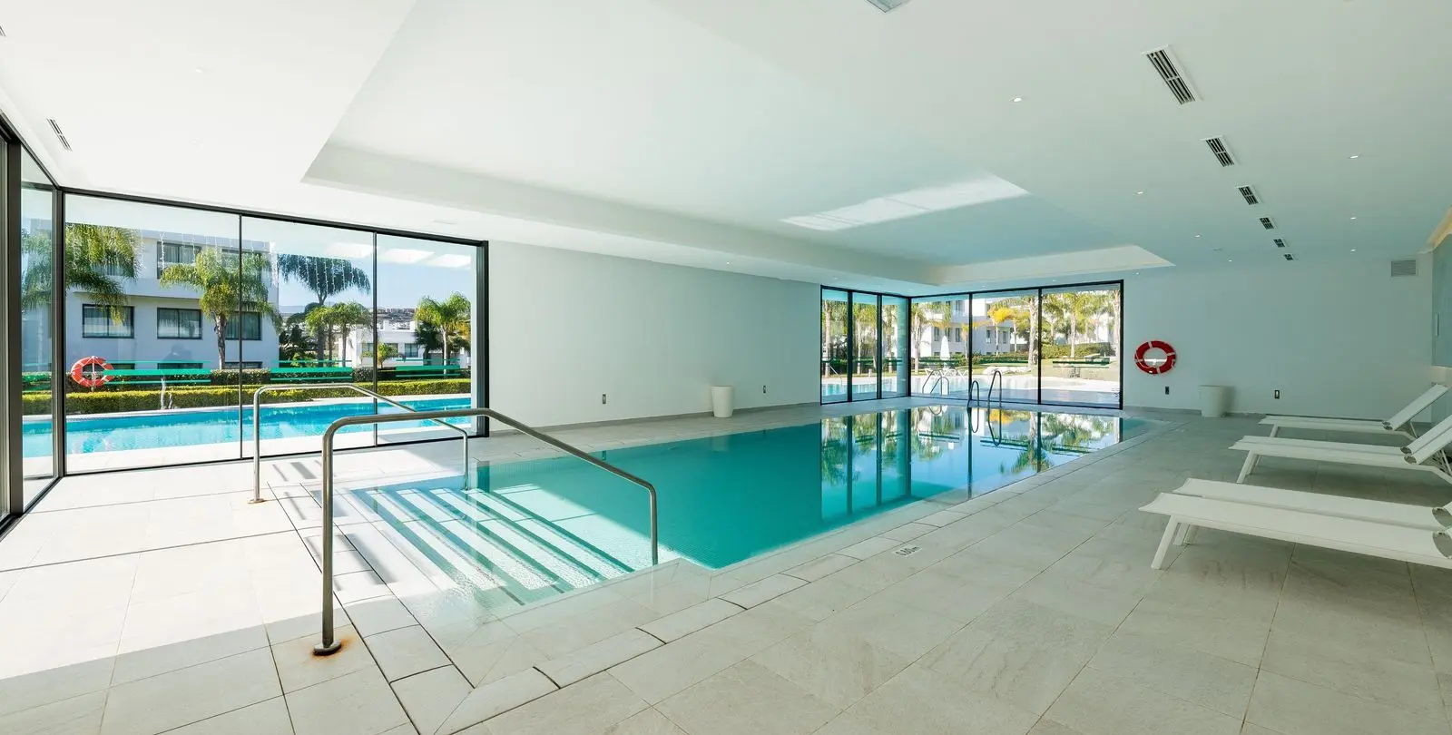 Продажа апартаментов на среднем этаже в Estepona 19