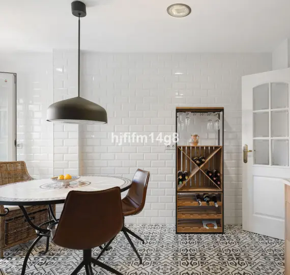 Продажа апартаментов на среднем этаже в San Pedro de Alcántara