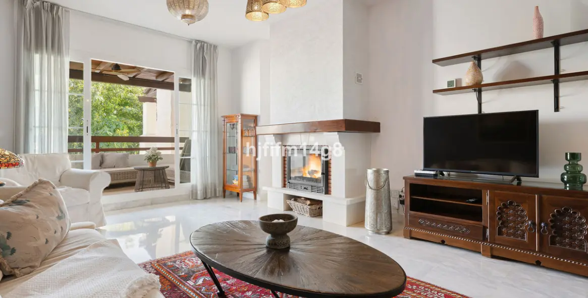 Sale of middle floor apartment in San Pedro de Alcántara 3