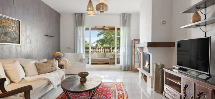 Sale of middle floor apartment in San Pedro de Alcántara 3