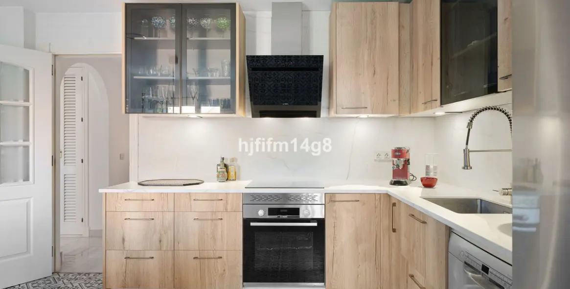 Sale of middle floor apartment in San Pedro de Alcántara 7