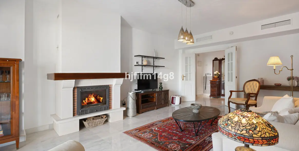 Sale of middle floor apartment in San Pedro de Alcántara 10