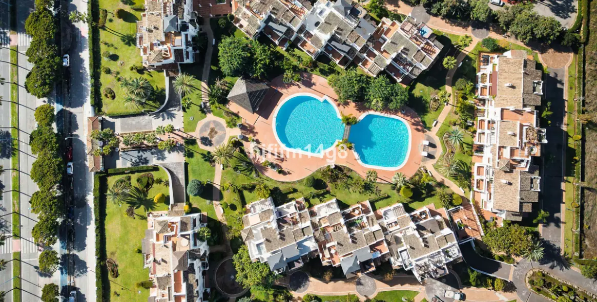 Sale of middle floor apartment in San Pedro de Alcántara 28