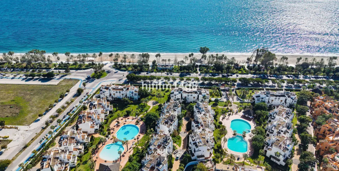 Sale of middle floor apartment in San Pedro de Alcántara 29