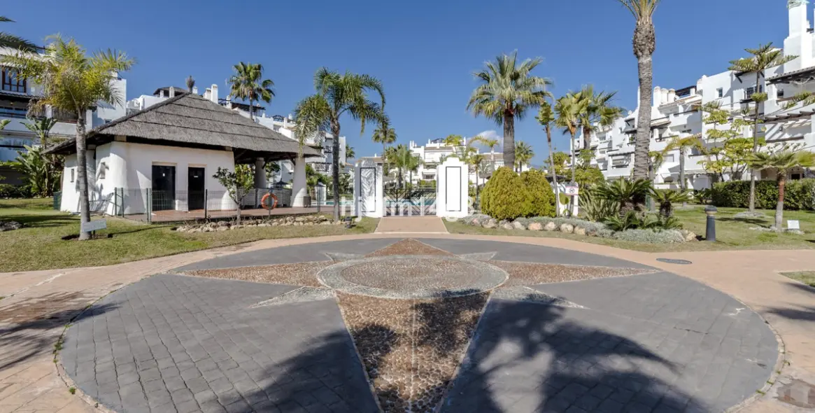 Sale of middle floor apartment in San Pedro de Alcántara 35