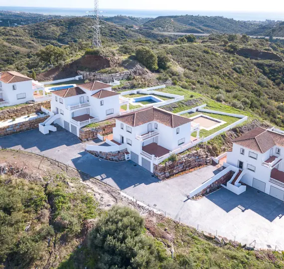 Sale of detached villa in Estepona