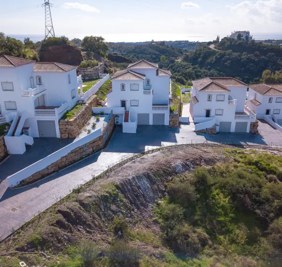 Sale of detached villa in Estepona