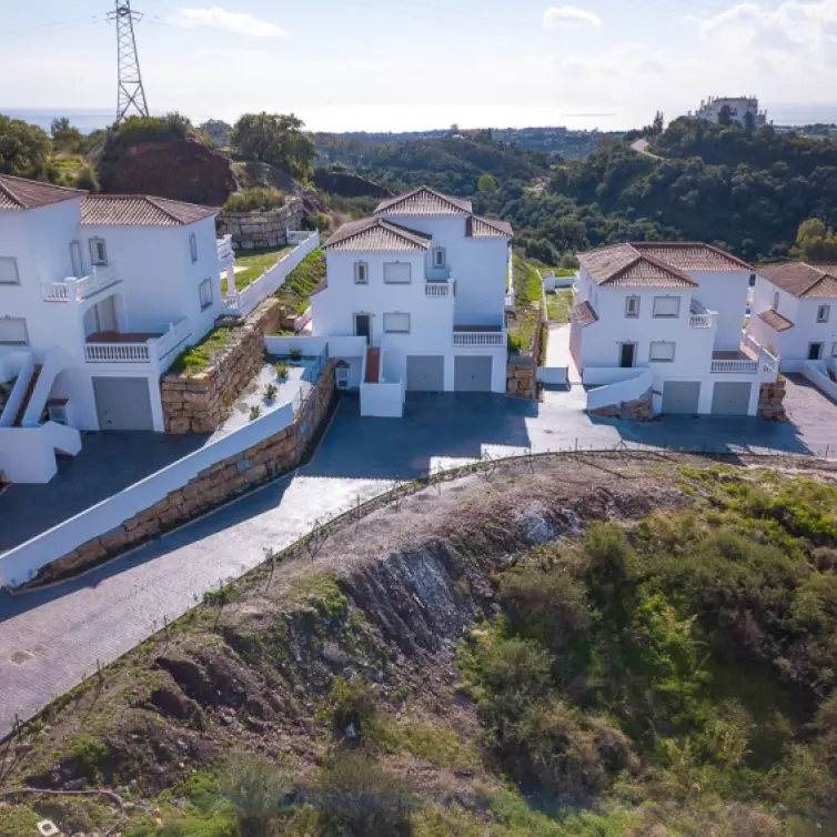 Продажа  отдельно стоящей виллы в Estepona