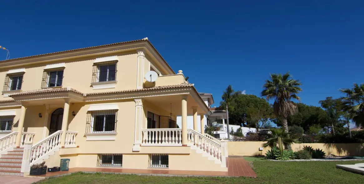 Sale of detached villa in Alhaurín de la Torre 4