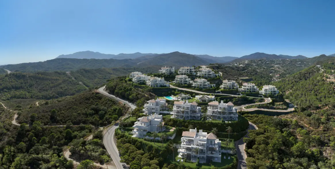 Sale of ground floor apartment in Benahavís 2