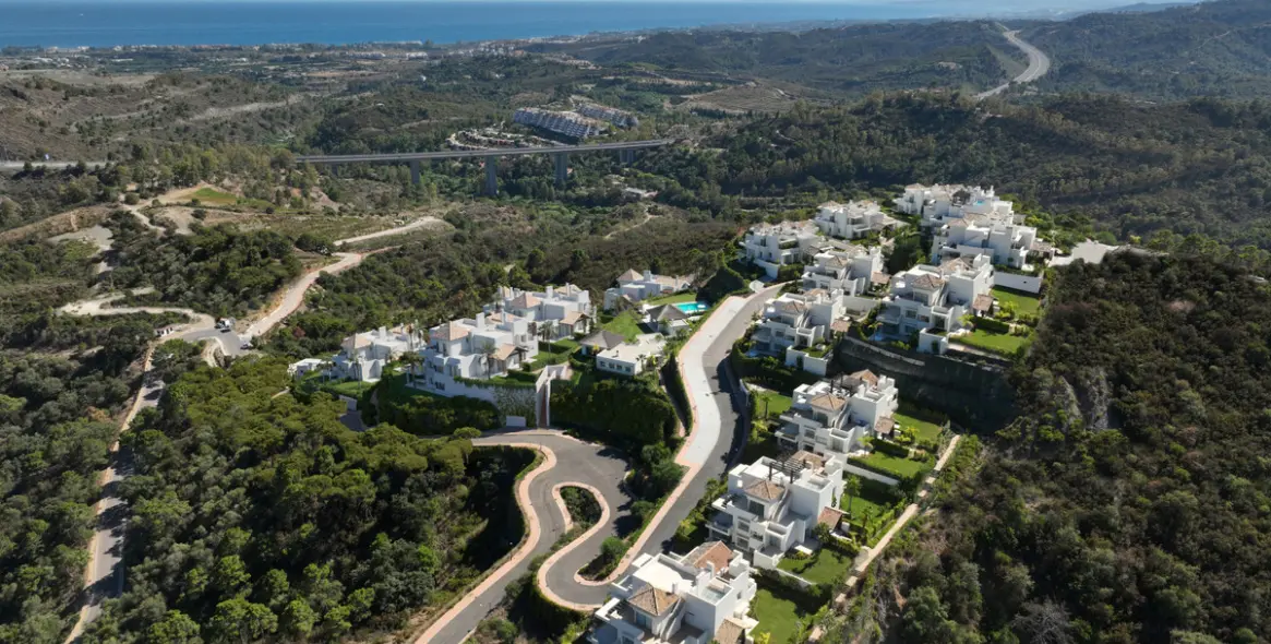 Sale of ground floor apartment in Benahavís 3