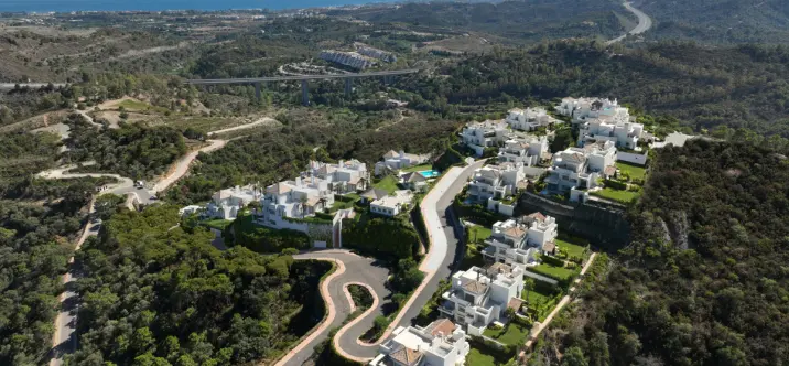 Sale of ground floor apartment in Benahavís 2