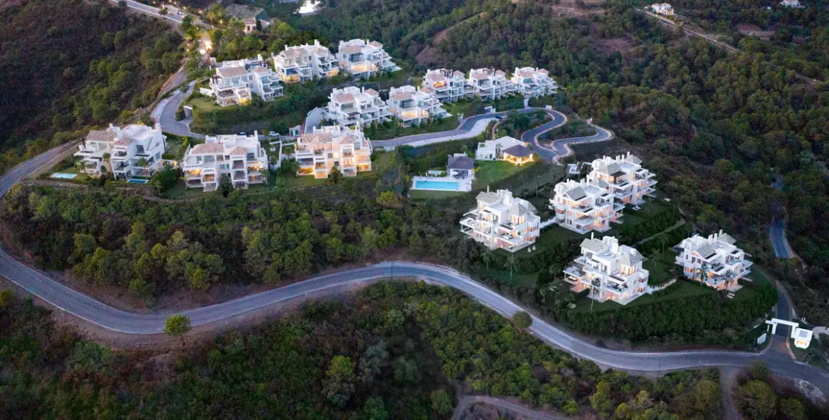 Sale of ground floor apartment in Benahavís 4