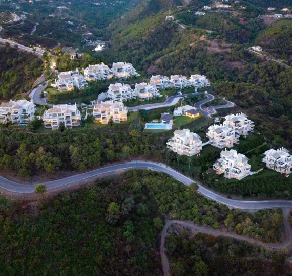 Sale of ground floor apartment in Benahavís