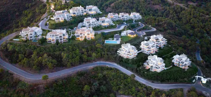 Sale of ground floor apartment in Benahavís 3