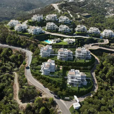 Sale of ground floor apartment in Benahavís
