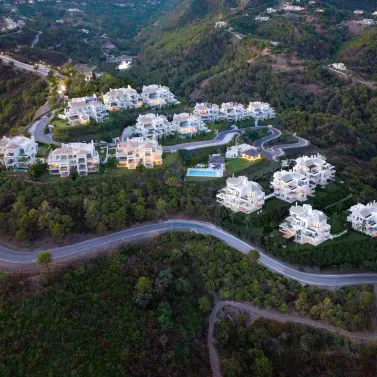 Sale of ground floor apartment in Benahavís