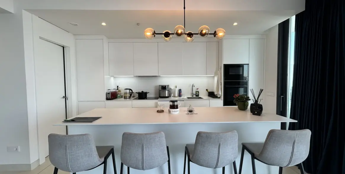 Sale of middle floor apartment in Higueron 3