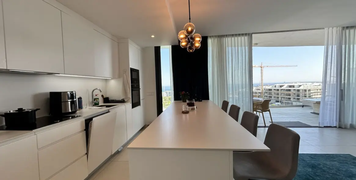 Sale of middle floor apartment in Higueron 4