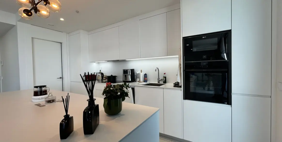 Sale of middle floor apartment in Higueron 5