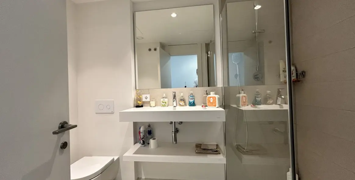 Sale of middle floor apartment in Higueron 15