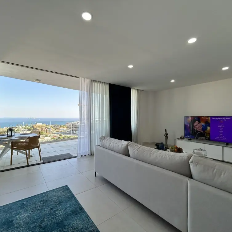 Sale of middle floor apartment in Higueron