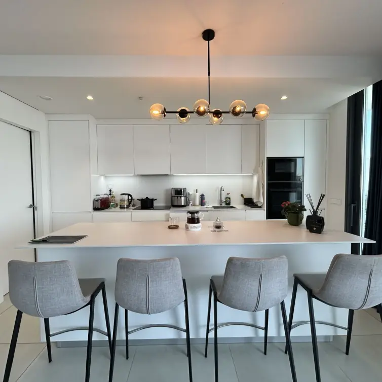 Sale of middle floor apartment in Higueron