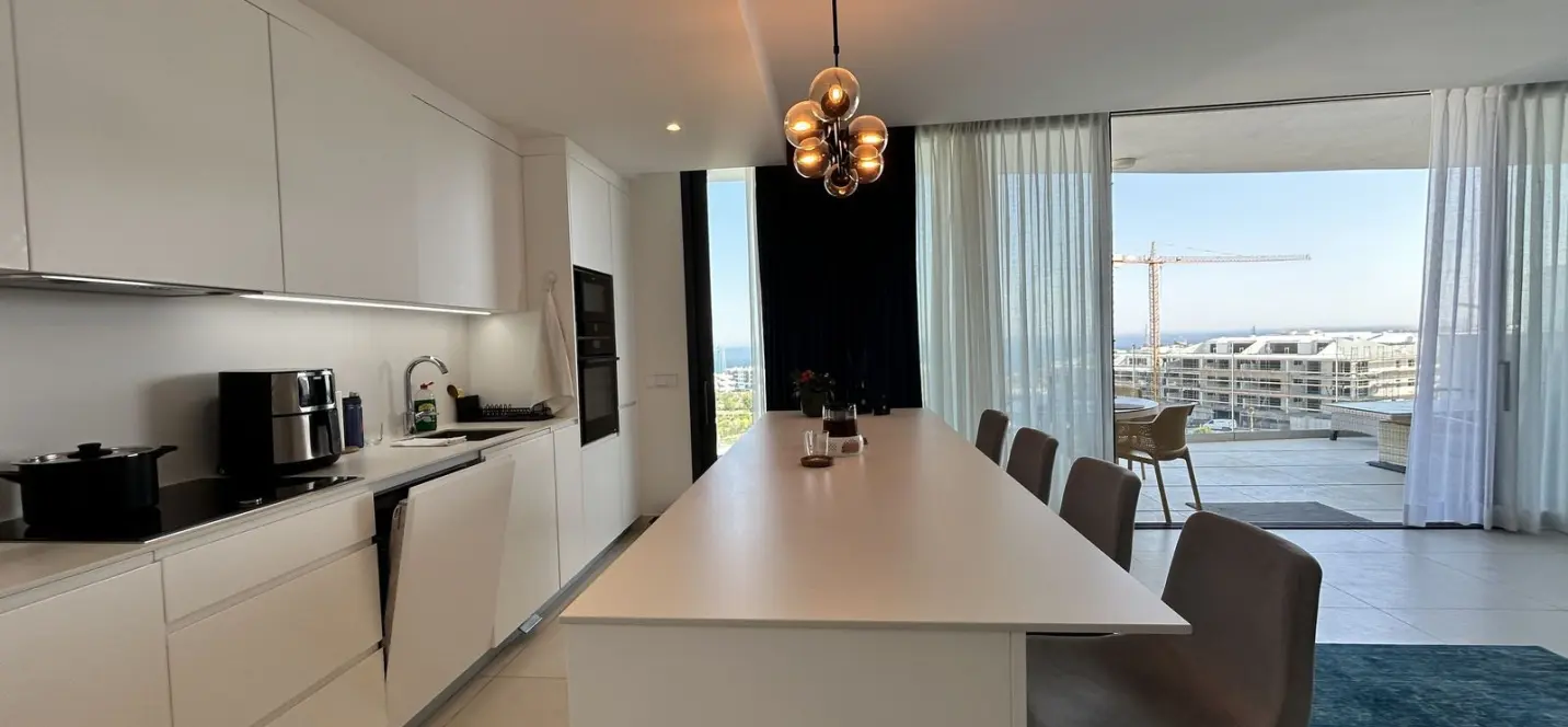 Sale of middle floor apartment in Higueron 3