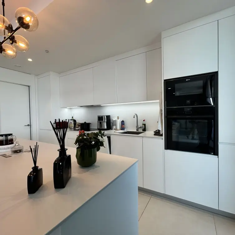 Sale of middle floor apartment in Higueron