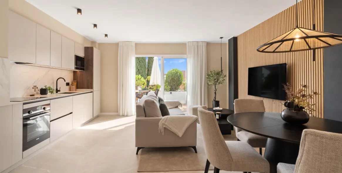 Venta de apartamento en planta media en Nueva Andalucía 5