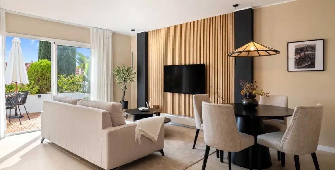 Venta de apartamento en planta media en Nueva Andalucía 6