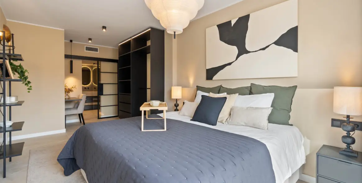 Venta de apartamento en planta media en Nueva Andalucía 13