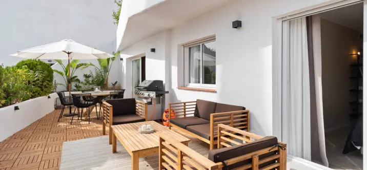 Venta de apartamento en planta media en Nueva Andalucía 2