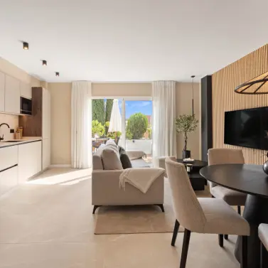 Venta de apartamento en planta media en Nueva Andalucía