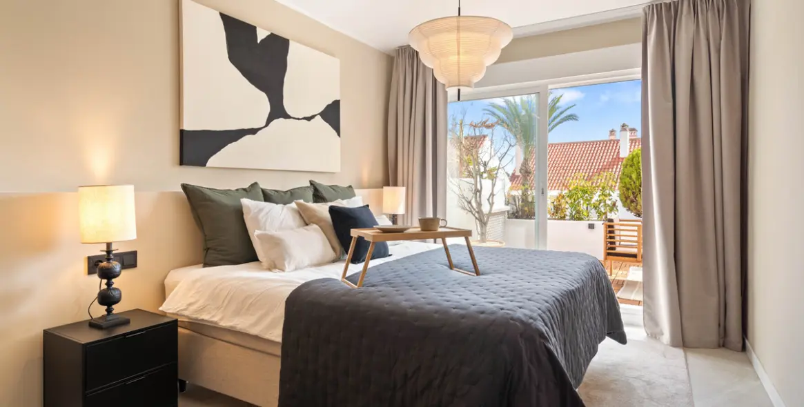 Sale of middle floor apartment in Nueva Andalucía 15