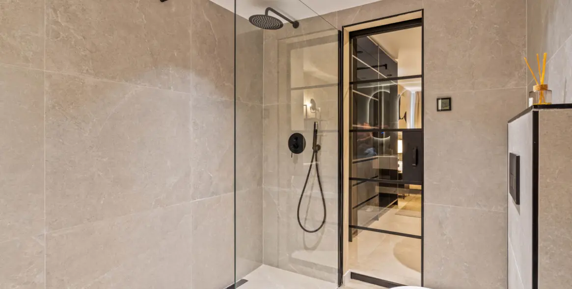 Sale of middle floor apartment in Nueva Andalucía 21
