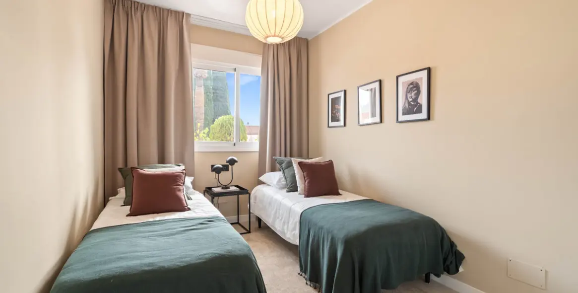 Sale of middle floor apartment in Nueva Andalucía 22