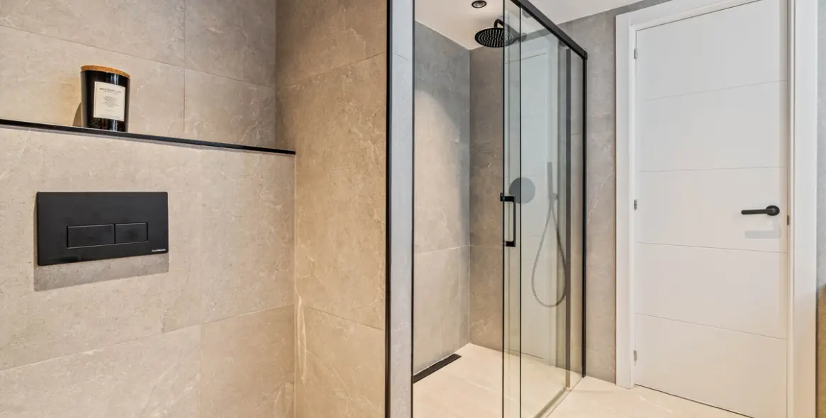Sale of middle floor apartment in Nueva Andalucía 23