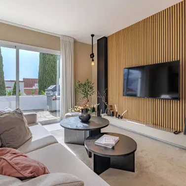 Sale of middle floor apartment in Nueva Andalucía