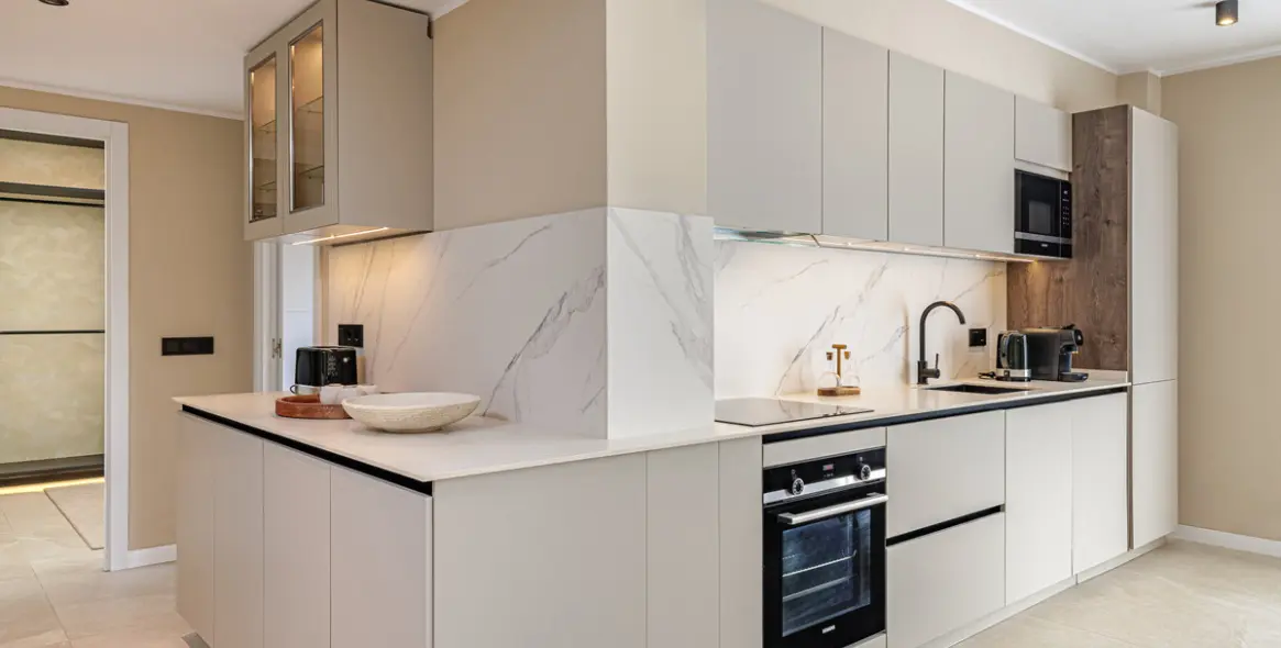 Venta de apartamento en planta media en Nueva Andalucía 15