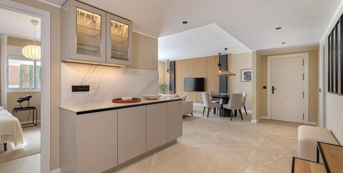 Venta de apartamento en planta media en Nueva Andalucía 17