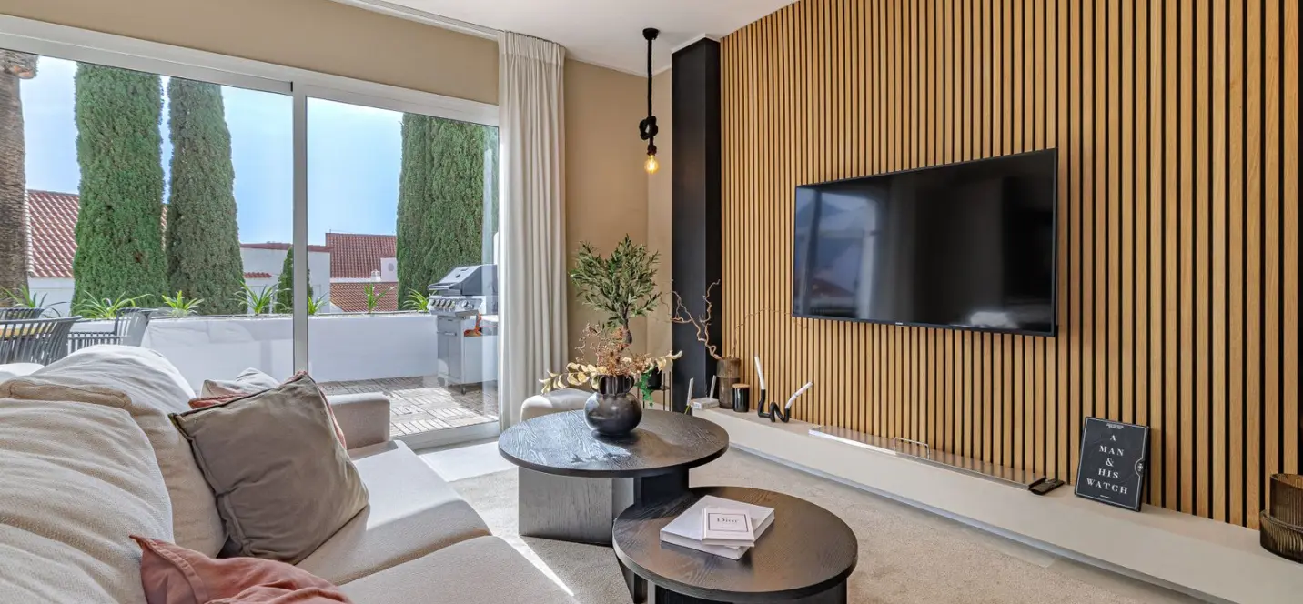 Venta de apartamento en planta media en Nueva Andalucía 1