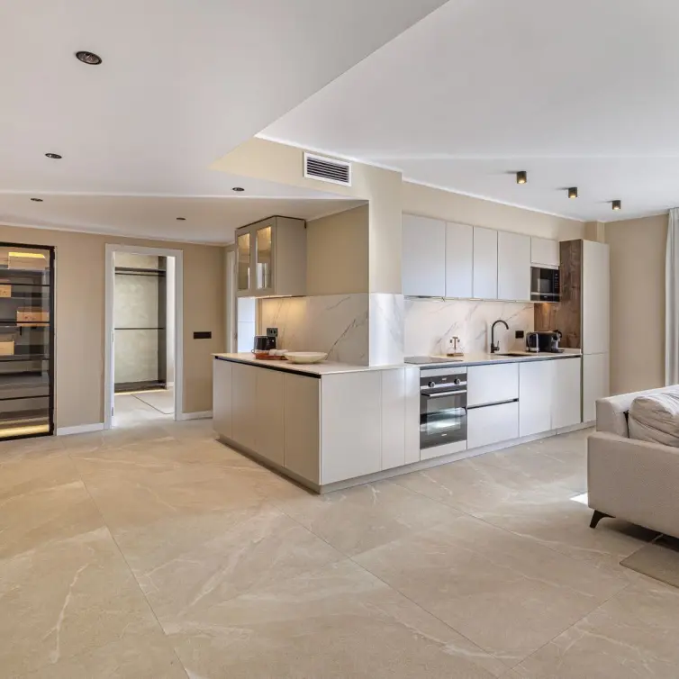 Venta de apartamento en planta media en Nueva Andalucía