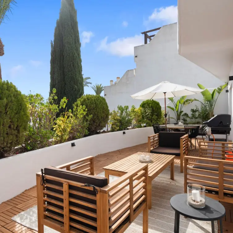 Venta de apartamento en planta media en Nueva Andalucía