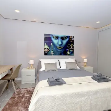 Sale of middle floor apartment in Puerto Banús